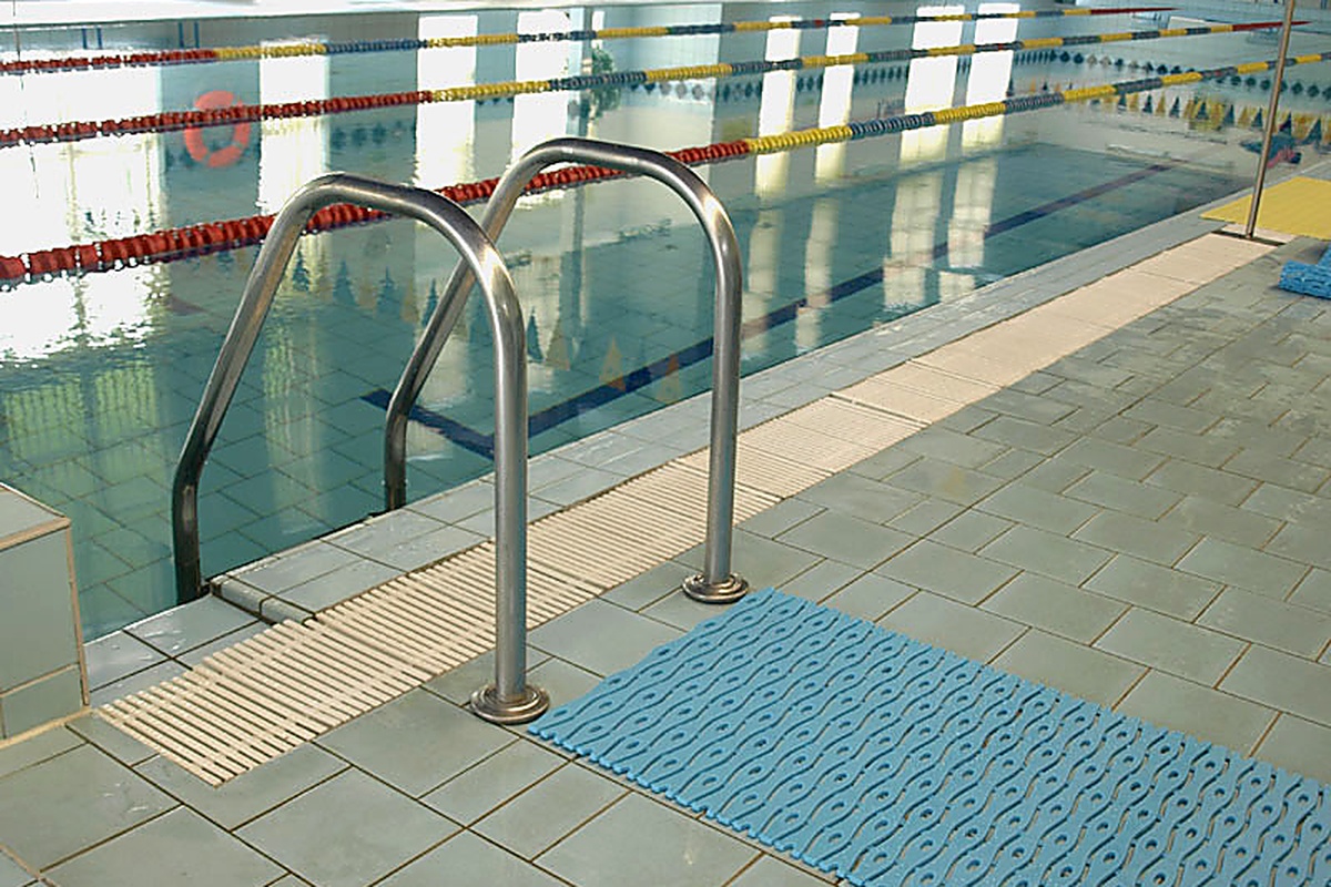 Schwimmbad - ACRAMIT Ausführungen